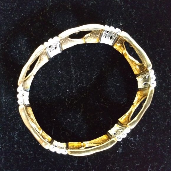 Silversmith Crafted Stretch Bracelet - Picture 7 of 8